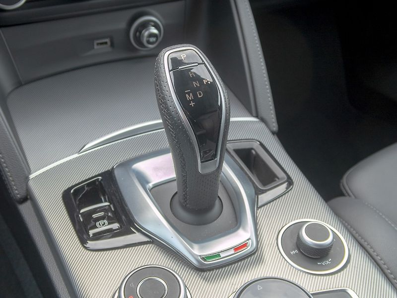 Alfa Romeo Stelvio (2024) 2.2D 154KW Q4 – VELOCE - fotka 41 z 71