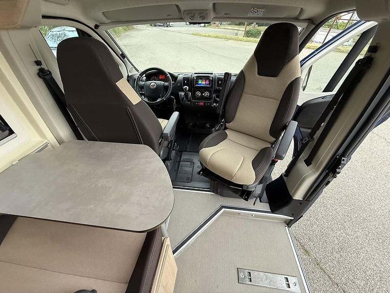 Clever Vans (2020) FlexKids 5 míst,tažné 3t,solar - fotka 15 z 32