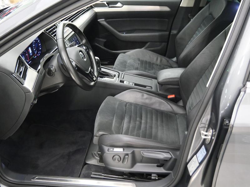 Volkswagen Passat - fotka 11 z 23