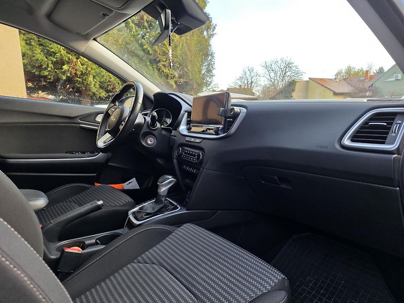 Kia Ceed 1.5-NAVI-KAMERA-AUTOMAT - fotka 10 z 14