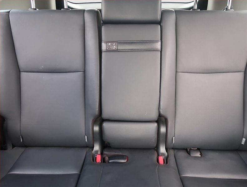 Toyota RAV4 (2017) 2.5 Hybrid - fotka 10 z 14