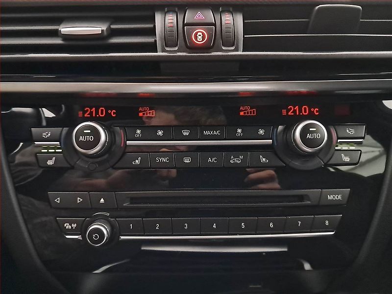 BMW X6 (2018) xDrive30d - fotka 18 z 24