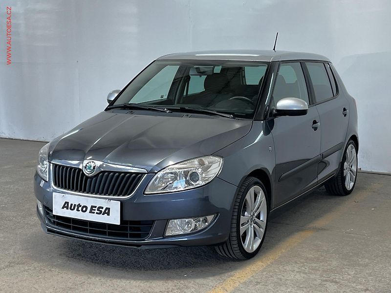 Škoda Fabia (2011) 1.2 TSi, ČR, AC, STK1/28 - fotka 3 z 13
