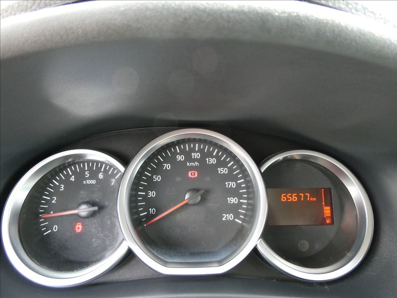 Dacia Sandero 1,0 SCe 54kW serviska, ČR - fotka 32 z 40