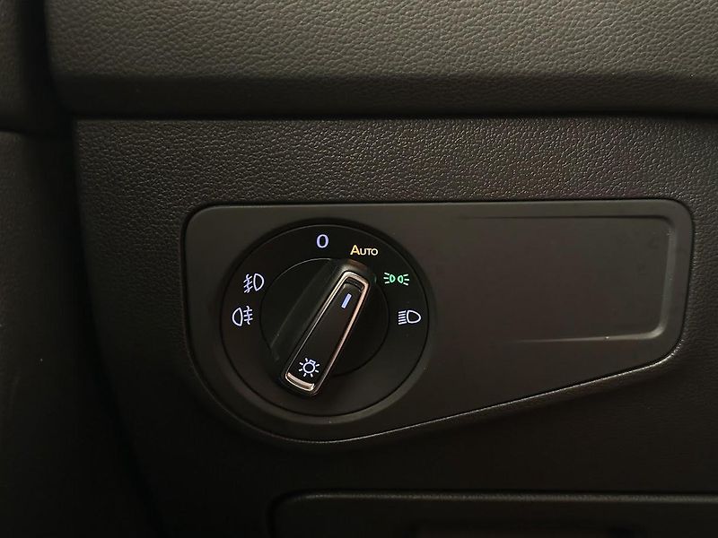 Volkswagen Tiguan (2020) 2.0 TDI DSG keyless - fotka 16 z 25