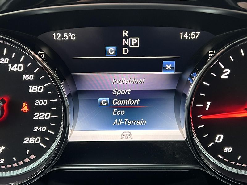 Mercedes-Benz Třídy E (2018) E 220D 4MATIC ALL TERRAIN - fotka 23 z 27
