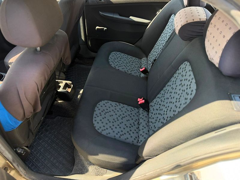 Škoda Fabia HB Classic 1.2HTP 40kW 55 - fotka 14 z 19