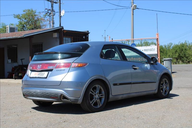 Honda Civic 1,8 i  DIG.KLIMA, VÝHŘEVY - fotka 5 z 28