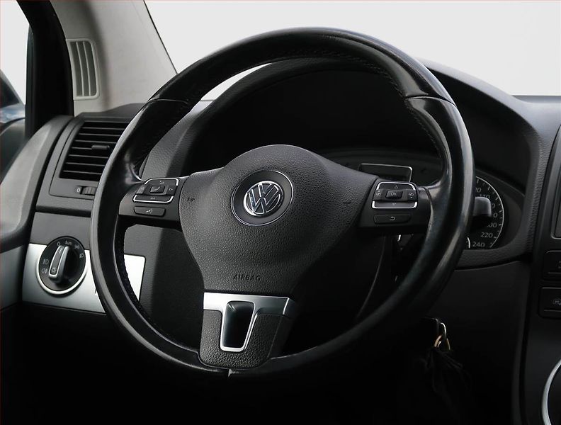 Volkswagen Multivan (2013) Highline 2.0 TDI 4Motion, ČR - fotka 19 z 24