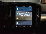 Volvo XC40 2,0 B3 Plus Dark Bezklíč - náhled 17