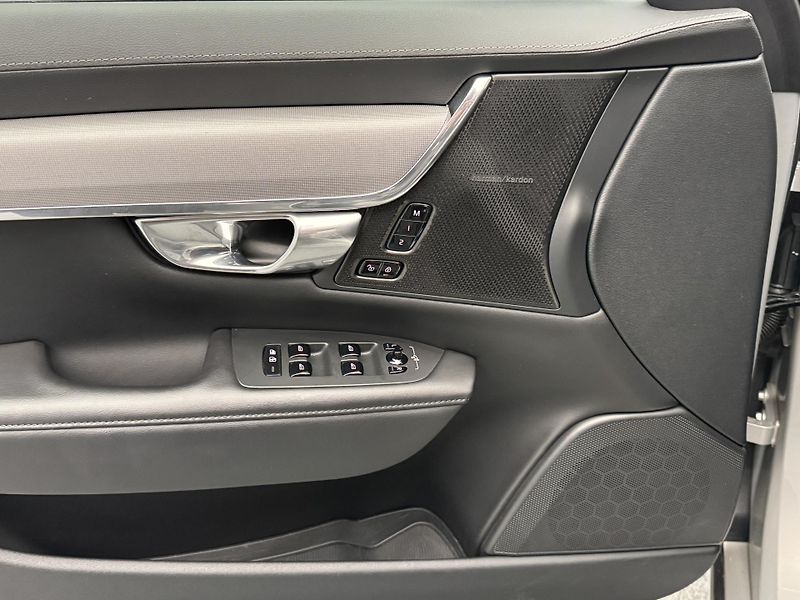 Volvo V90 B5 AWD PLUS DARK REZERVACE - fotka 18 z 36