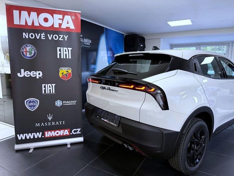 Alfa Romeo Junior (2026) Ibrida 1.2 Turbo 145k *564* - fotka 5 z 6