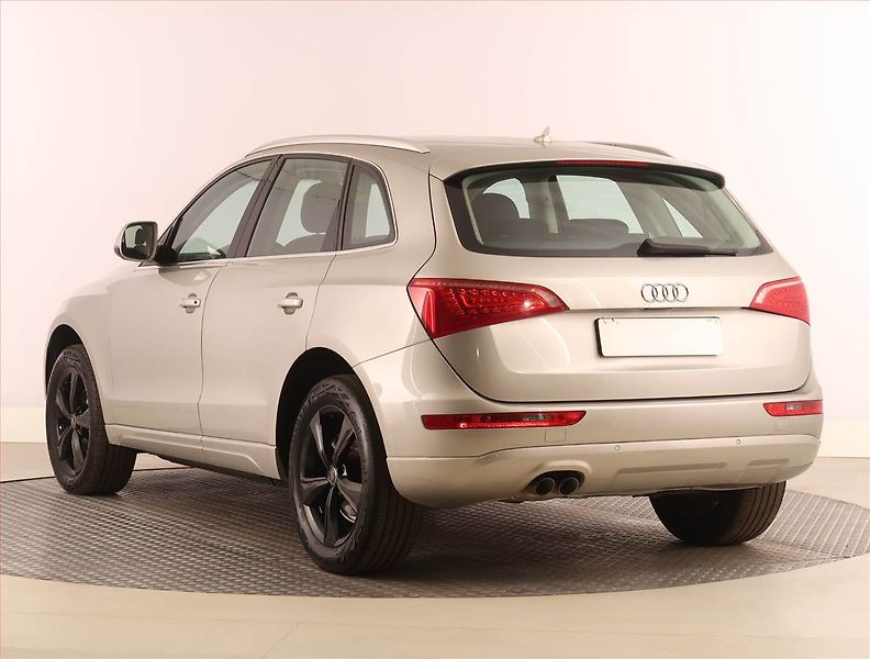 Audi Q5 (2012) 2.0 TDI, 4X4, Automat, Navi - fotka 4 z 24