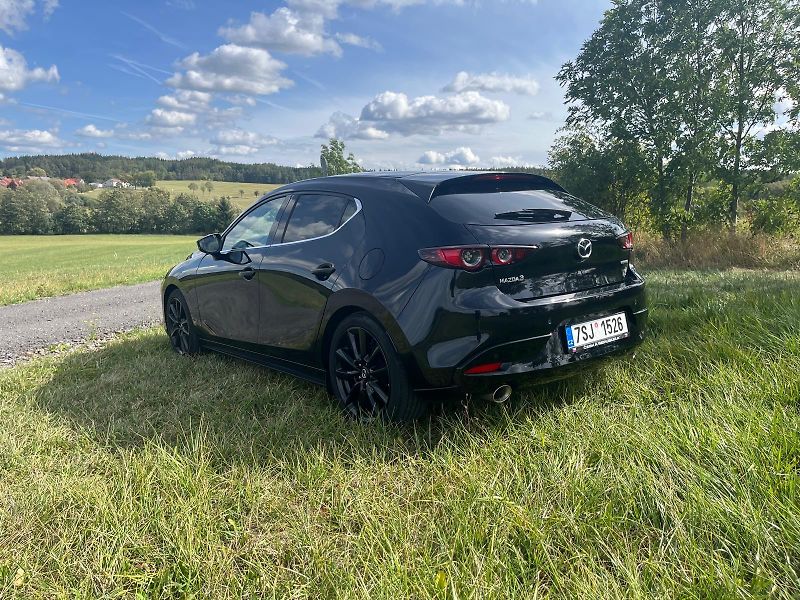 Mazda 3 (2021) Mazda 3 2.0 e-Skyactiv X 186 k - fotka 2 z 11