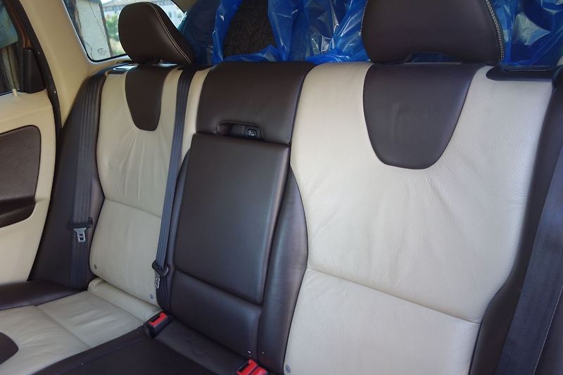 Volvo XC60 (2009) T6 210kW!!! AWD ČR ! AUT.! - fotka 32 z 53