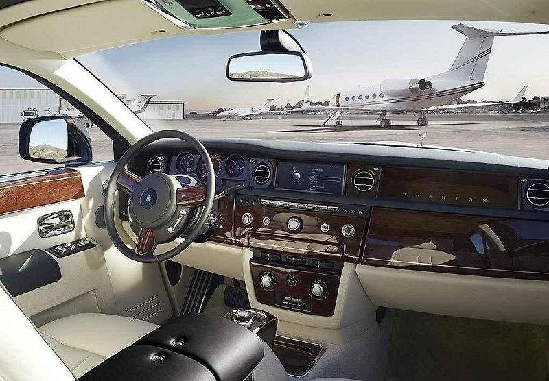 Rolls-Royce Phantom (2013).