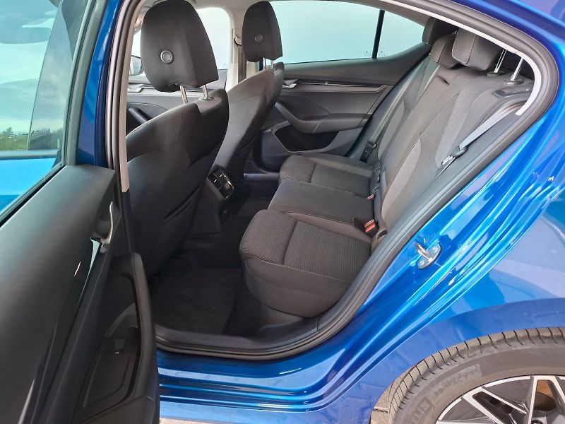 Škoda Octavia (2025) SELECTION 2,0 TD 85/kW M6F - fotka 10 z 27