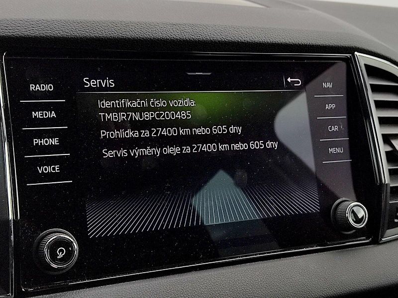 Škoda Karoq (2022) Ambition 1,5 Tsi DSG - fotka 9 z 35