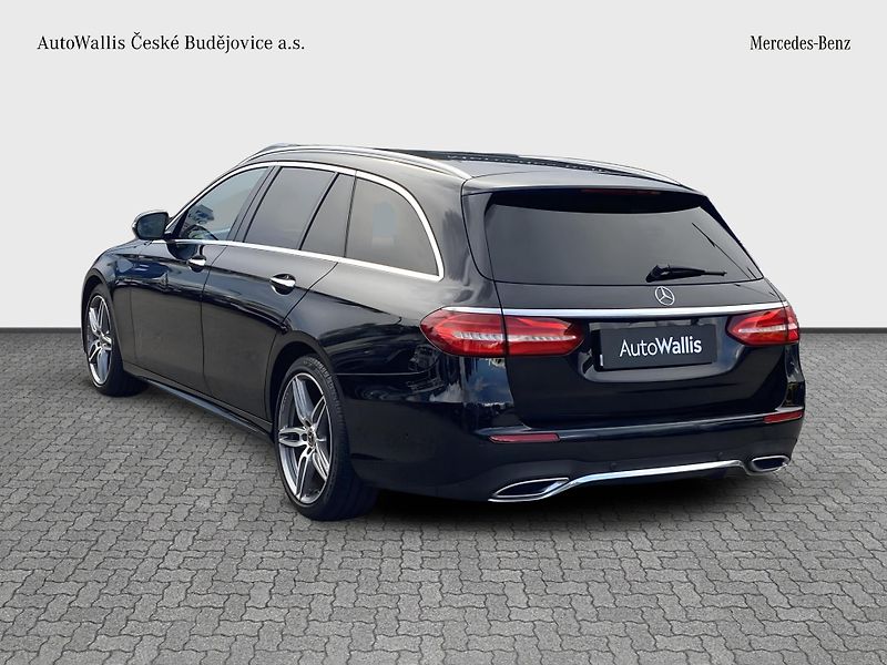 Mercedes-Benz Třídy E E 220d 4M AMG - fotka 3 z 27