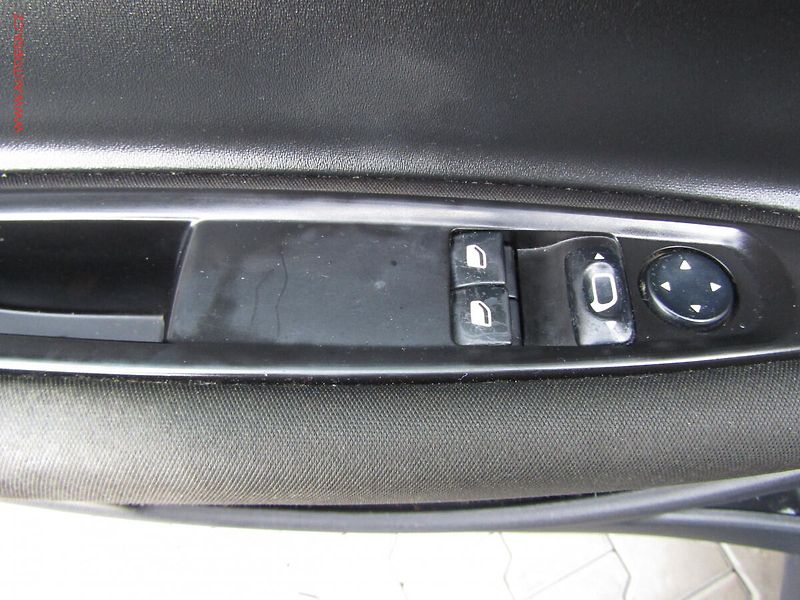 Citroën C4 (2007) 1.4i 16V, ČR, servis.kniha - fotka 11 z 17