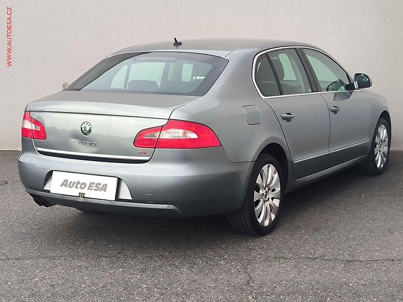 Škoda Superb (2010) 2.0TDI 4x4, ČR, Xenon, autoAC - fotka 4 z 20