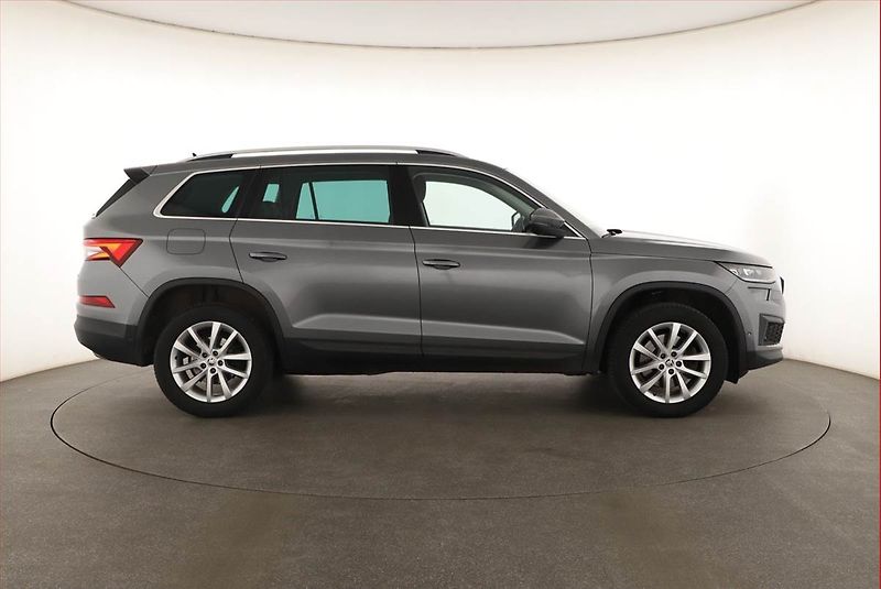 Škoda Kodiaq (2023) 2.0 TSI - fotka 6 z 20