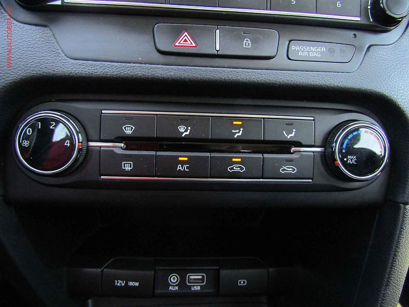 Kia Ceed (2019) 1.6 CRDi, ČR, AC, tempo - fotka 17 z 18