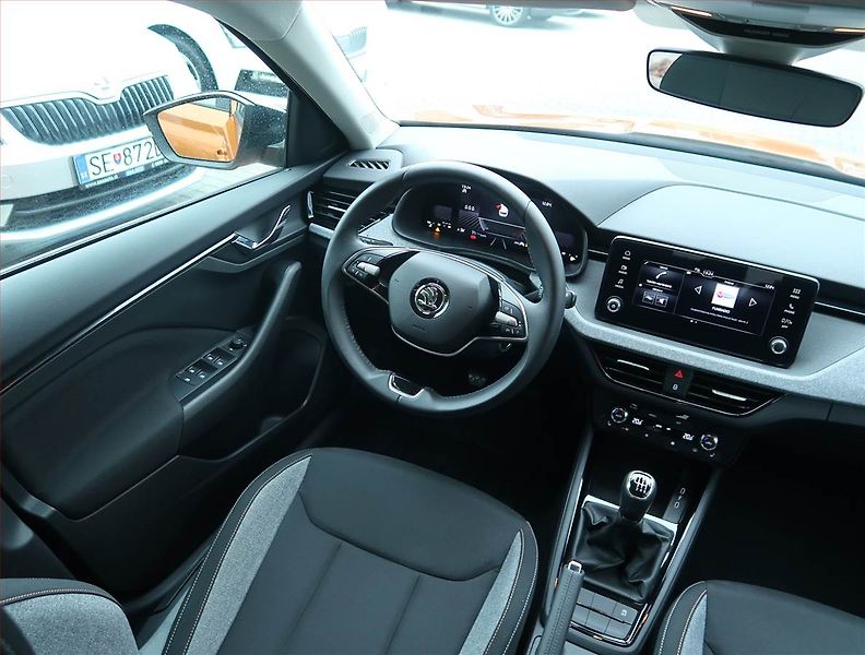 Škoda Kamiq (2024) 1.0 TSI - fotka 7 z 23