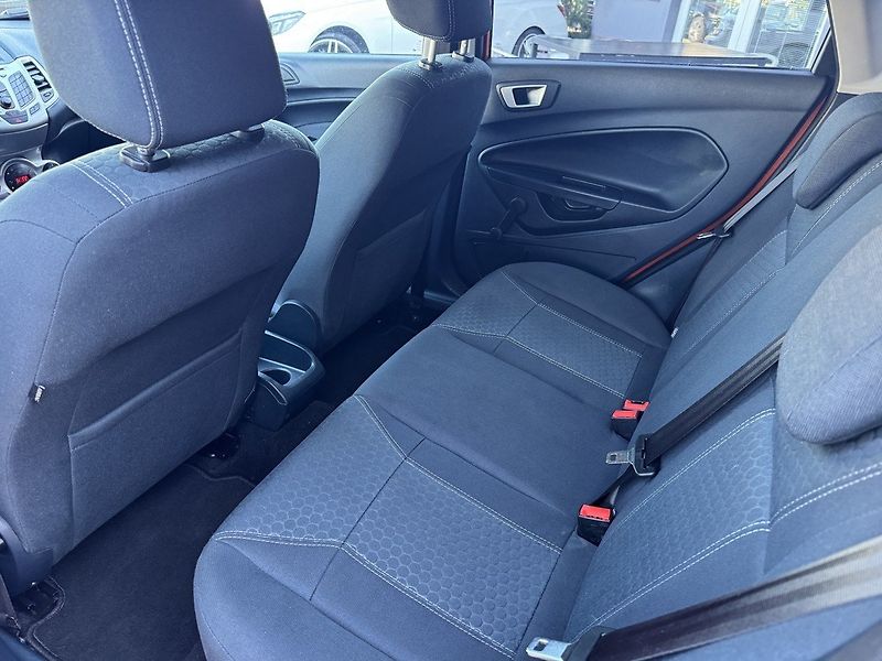 Ford Fiesta (2011) 1.6i Titanium Digi Klima WP - fotka 22 z 50