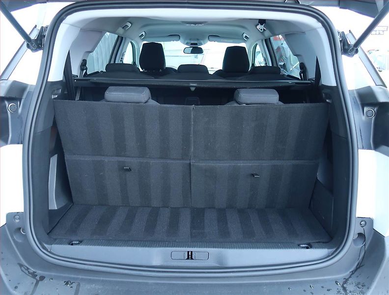 Peugeot 5008 (2020) Active PureTech 130, Automat - fotka 17 z 19