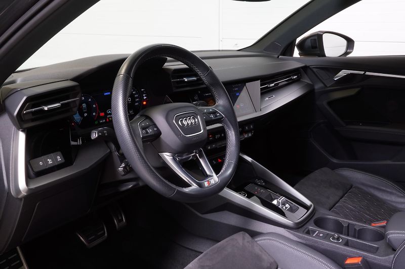 Audi A3 2.0TDI,110kW,S-LINE,ČR,DPH,ACC - fotka 13 z 31