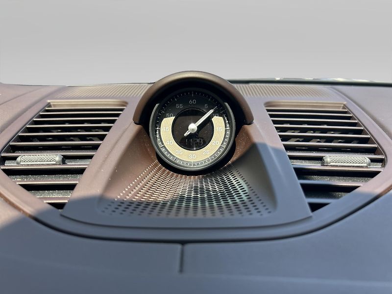 Porsche Panamera (2025) Turbo S E-Hybrid - fotka 27 z 29