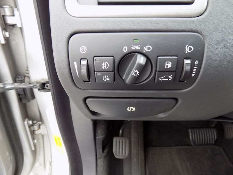 Volvo S80 (2008) 2.4d/Bi-xenon/NAVI/Kůže/ - fotka 29 z 33