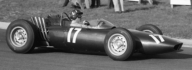 Grand Prix Holandska 1962 a Graham Hill v kokpitu BRM., zdroj: Wikimedia Commons, Joop van Bilsen - Anefo, CC0