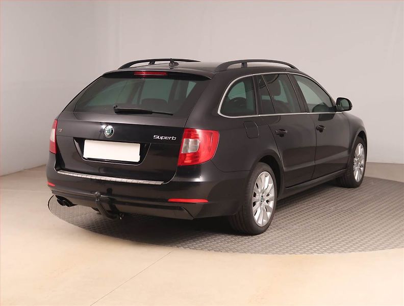 Škoda Superb (2013) 2.0 TDI, Automat, Xenony - fotka 5 z 18