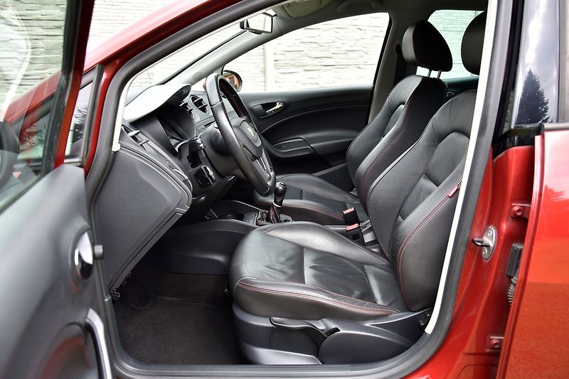 Seat Ibiza FR 1.6 TDi CR,XENON,KŮŽE,FACE - fotka 9 z 47