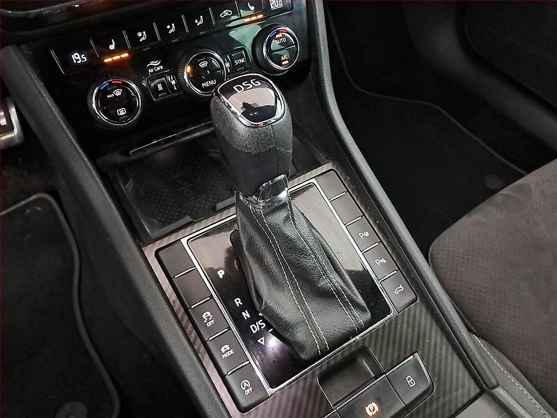 Škoda Superb (2021) Sportline 2.0 TSI - fotka 22 z 24