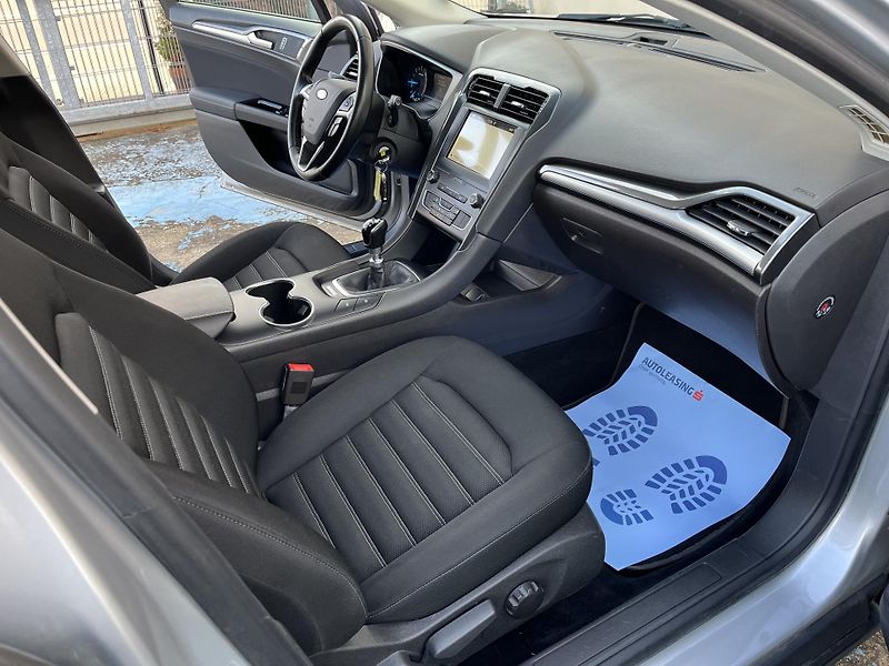 Ford Mondeo (2019) 2.0TDCi NAVI WINTER PDC ALU - fotka 18 z 35
