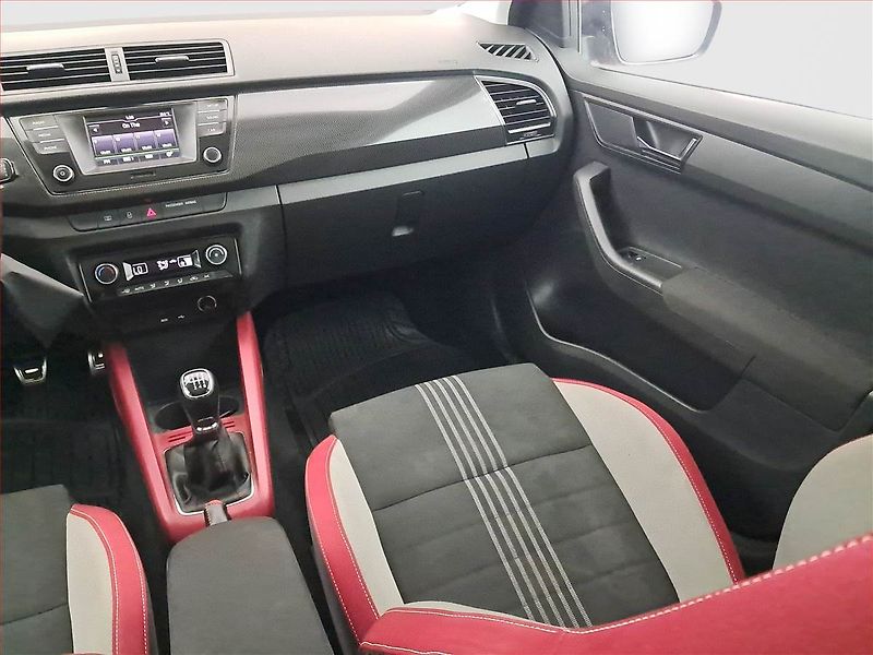 Škoda Fabia (2016) Monte Carlo 1.2 TSI, Tempomat - fotka 8 z 17
