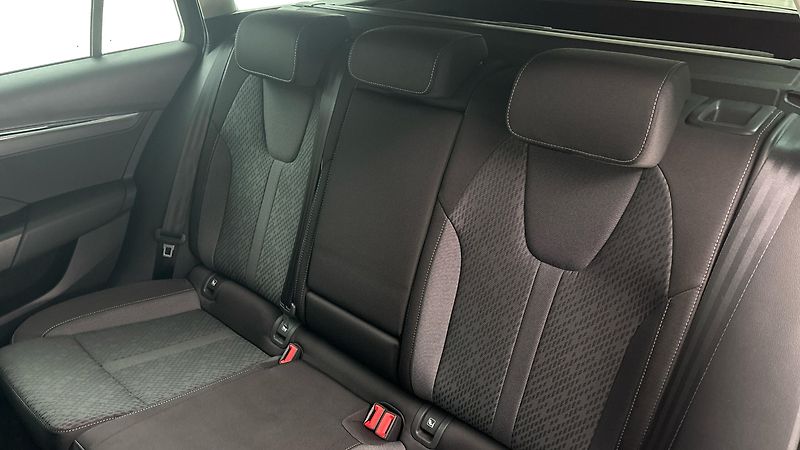 Škoda Octavia 2.0 TDI DSG 4x4 Style Combi - fotka 16 z 29