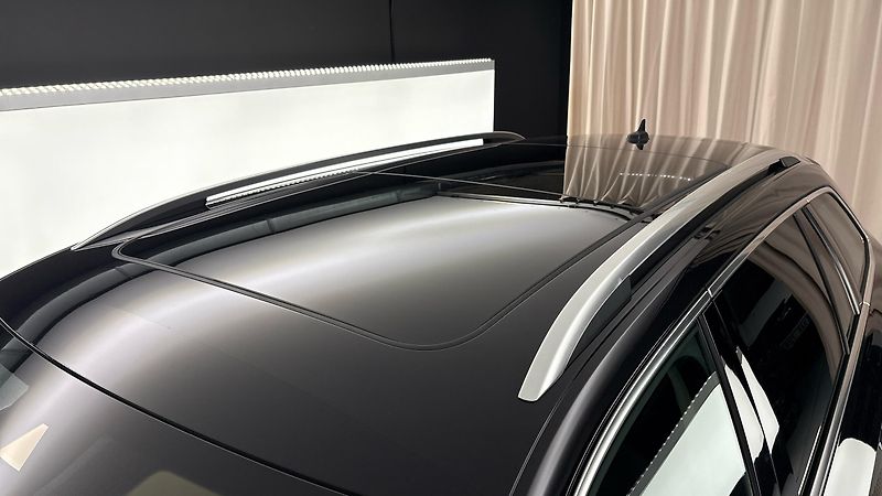 Škoda Superb 2.0 TSI DSG 4x4 Scout Combi - fotka 35 z 36