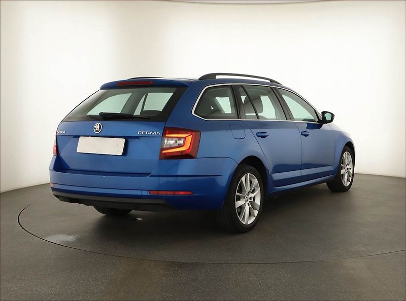 Škoda Octavia (2018) 1.4 TSI, Automat, Serv.kniha - fotka 5 z 14
