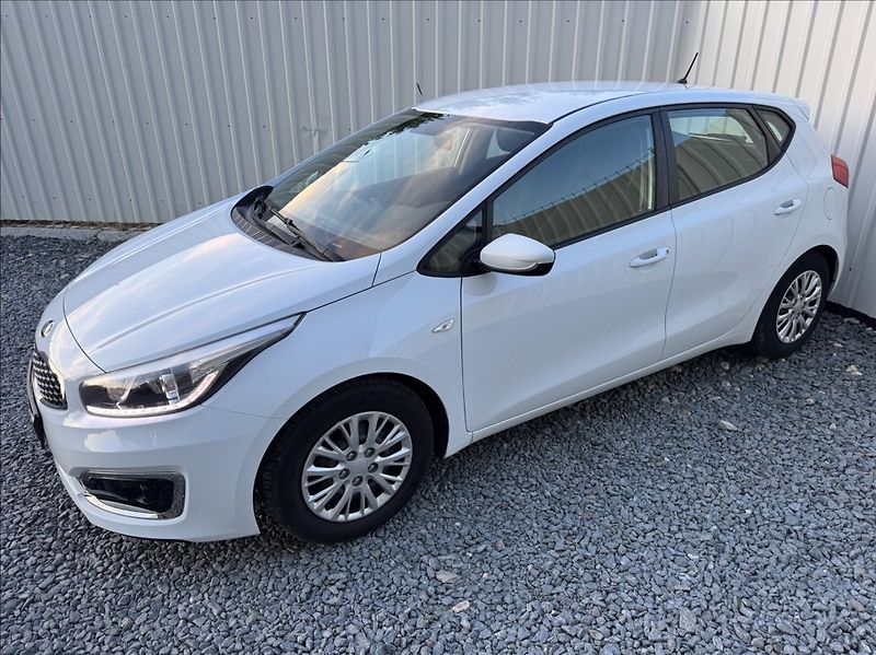Kia Ceed 1,6 GDI 99kW tempomat původ ČR - fotka 5 z 50