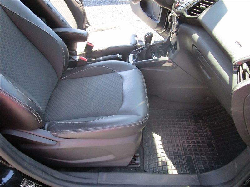 Ford EcoSport 1.5TDCi aut. Klima - fotka 16 z 38
