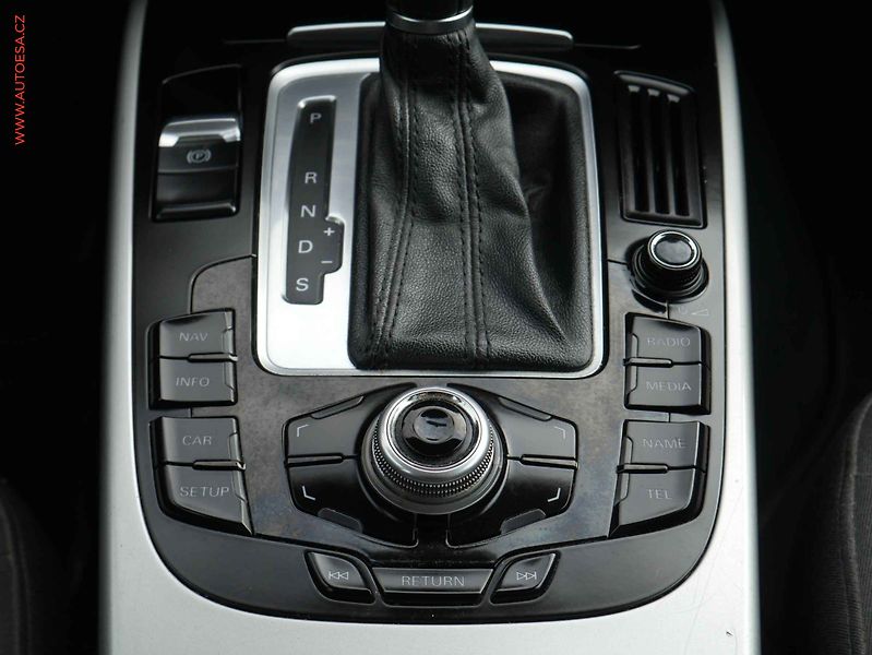 Audi A4 (2011) 2.0 TDI, AT, autoAC - fotka 13 z 16