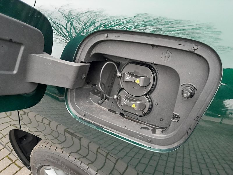 Leapmotor C10 (2026) Design 1,5T  EV hybrid - fotka 13 z 35
