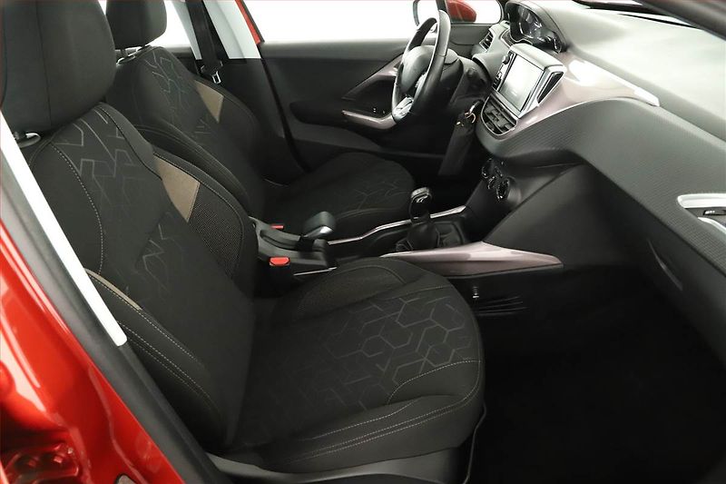 Peugeot 2008 (2015) 1.6 VTi, Tempomat - fotka 7 z 18