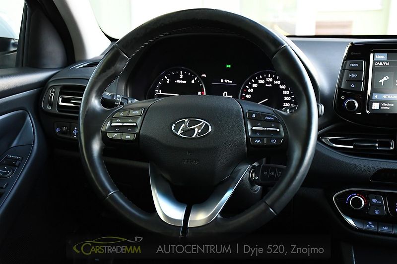 Hyundai i30 1.6CRDi NAVI KAMERA CARPLAY - fotka 24 z 48