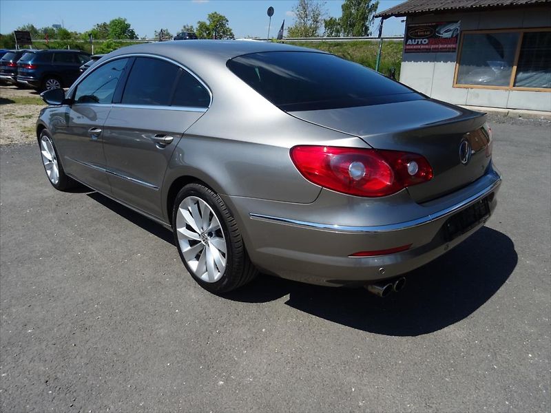 Volkswagen Passat CC 2,0 TDi 100 kW - fotka 7 z 26
