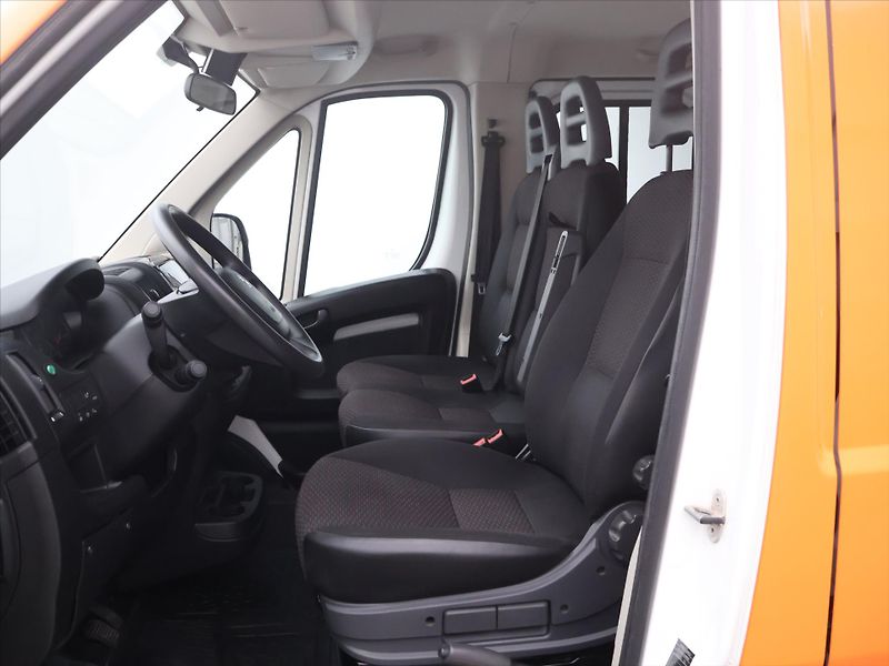 Peugeot Boxer 2.2 HDI 121kW 7Míst CZ 1Maj DP - fotka 11 z 28